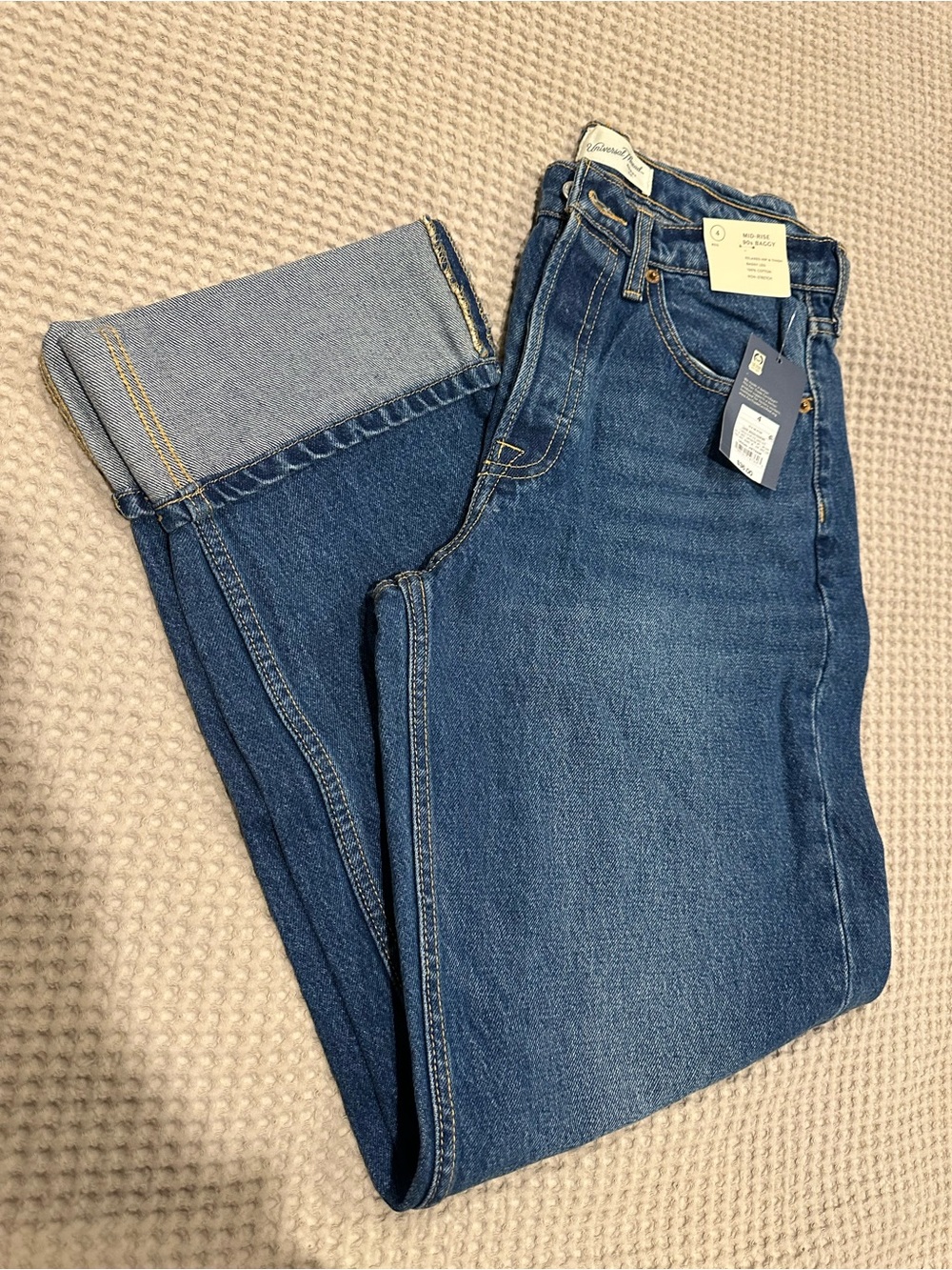 Universal Thread Women's Mid-Rise 90s Baggy Jeans in Medium Blue Wash - Size 4